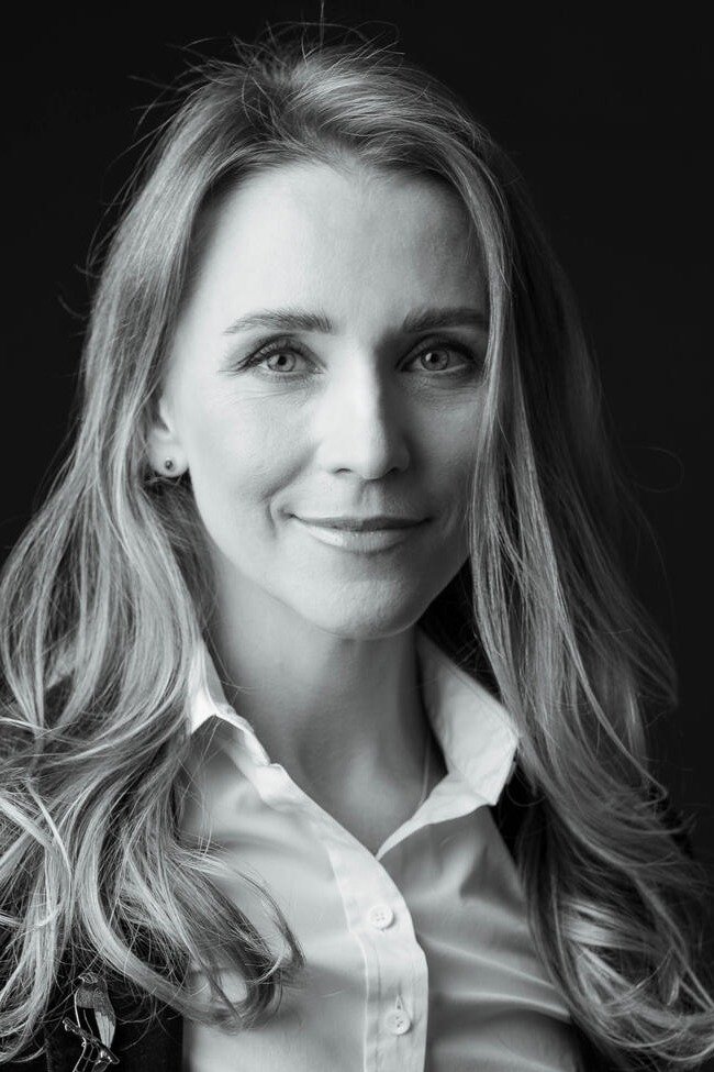 Diana Mikita backdrop