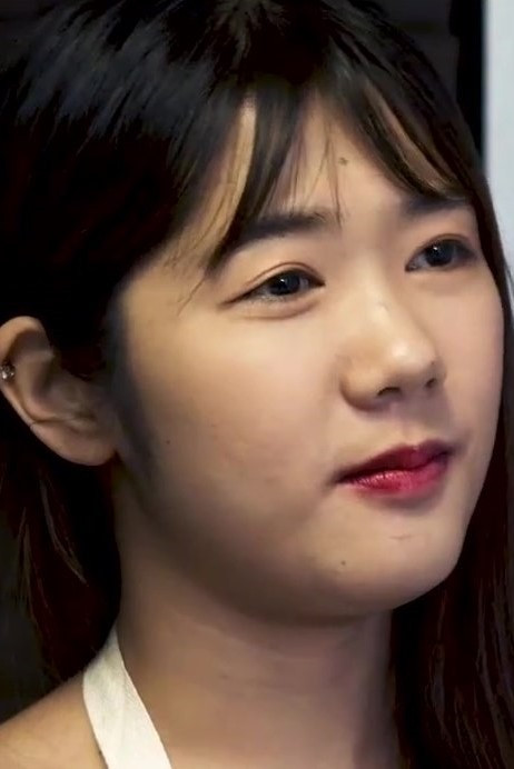 Han Ga-in: Han Ga-in backdrop