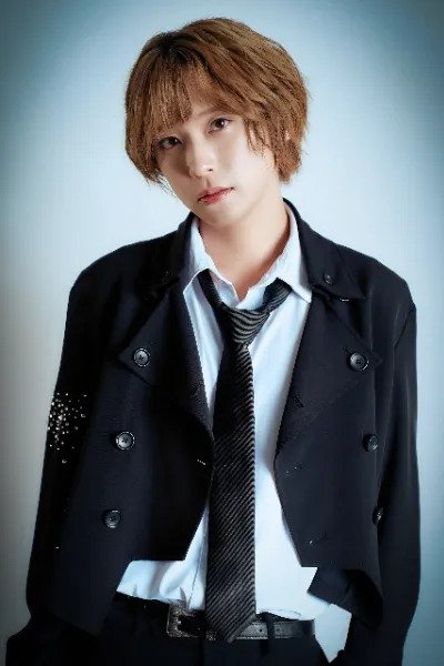 Rikiya Tomizono backdrop