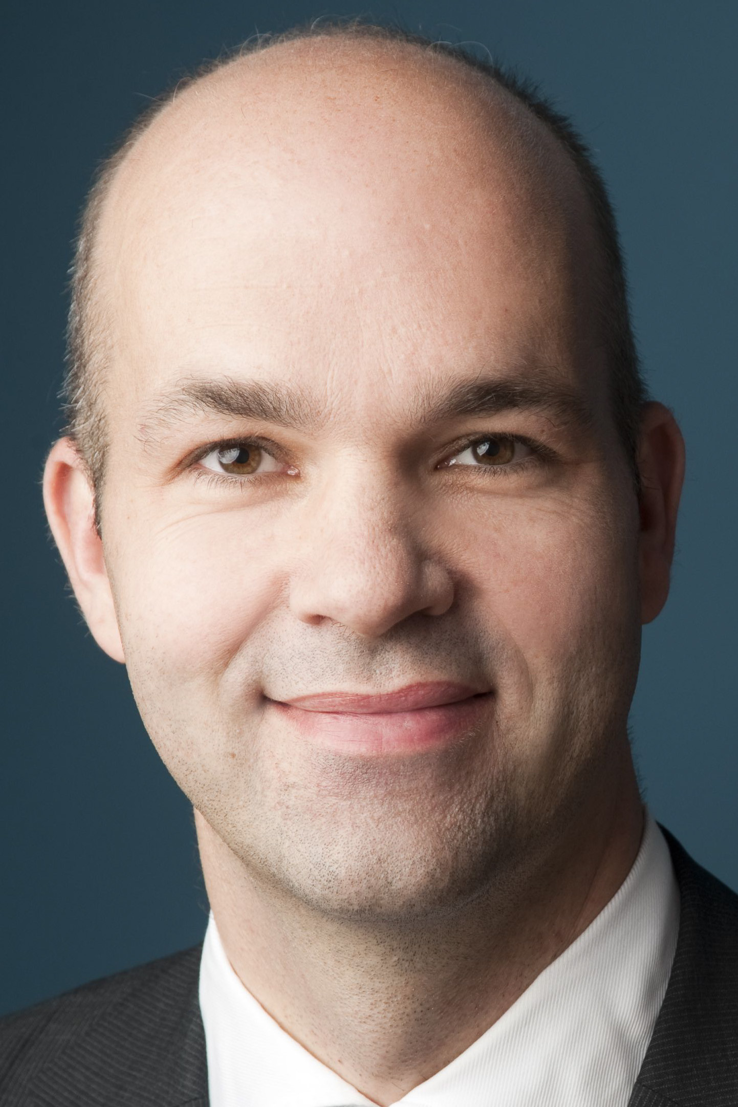 Marcel Fratzscher backdrop