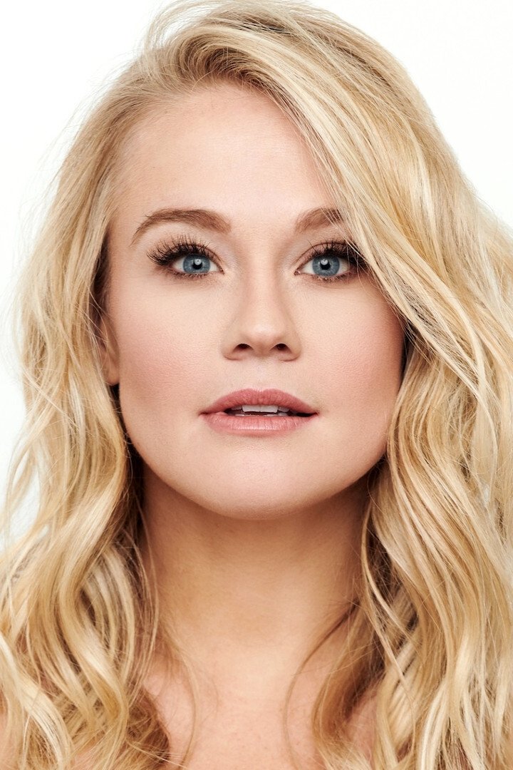 Carrie St. Louis backdrop