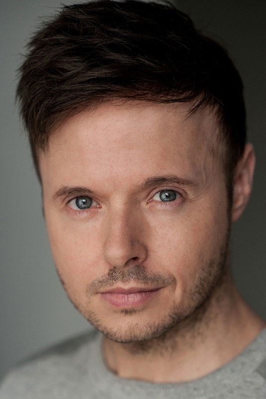 Lee Brennan backdrop