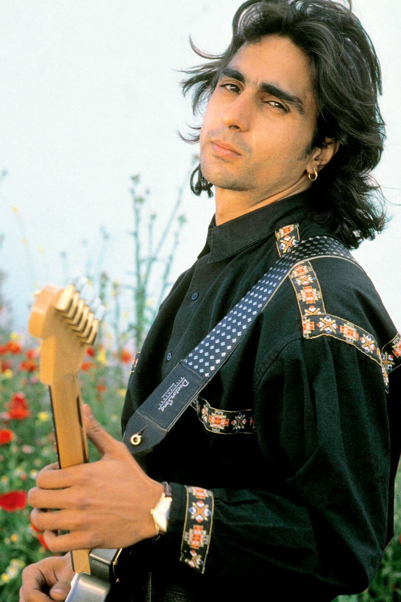 Antonio Flores backdrop