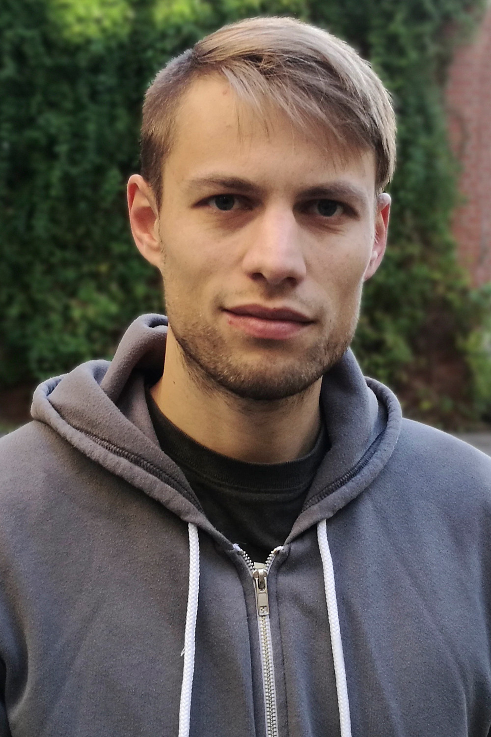 Christopher Comouth backdrop