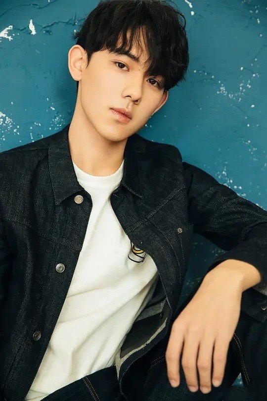 Jiang Yiming backdrop