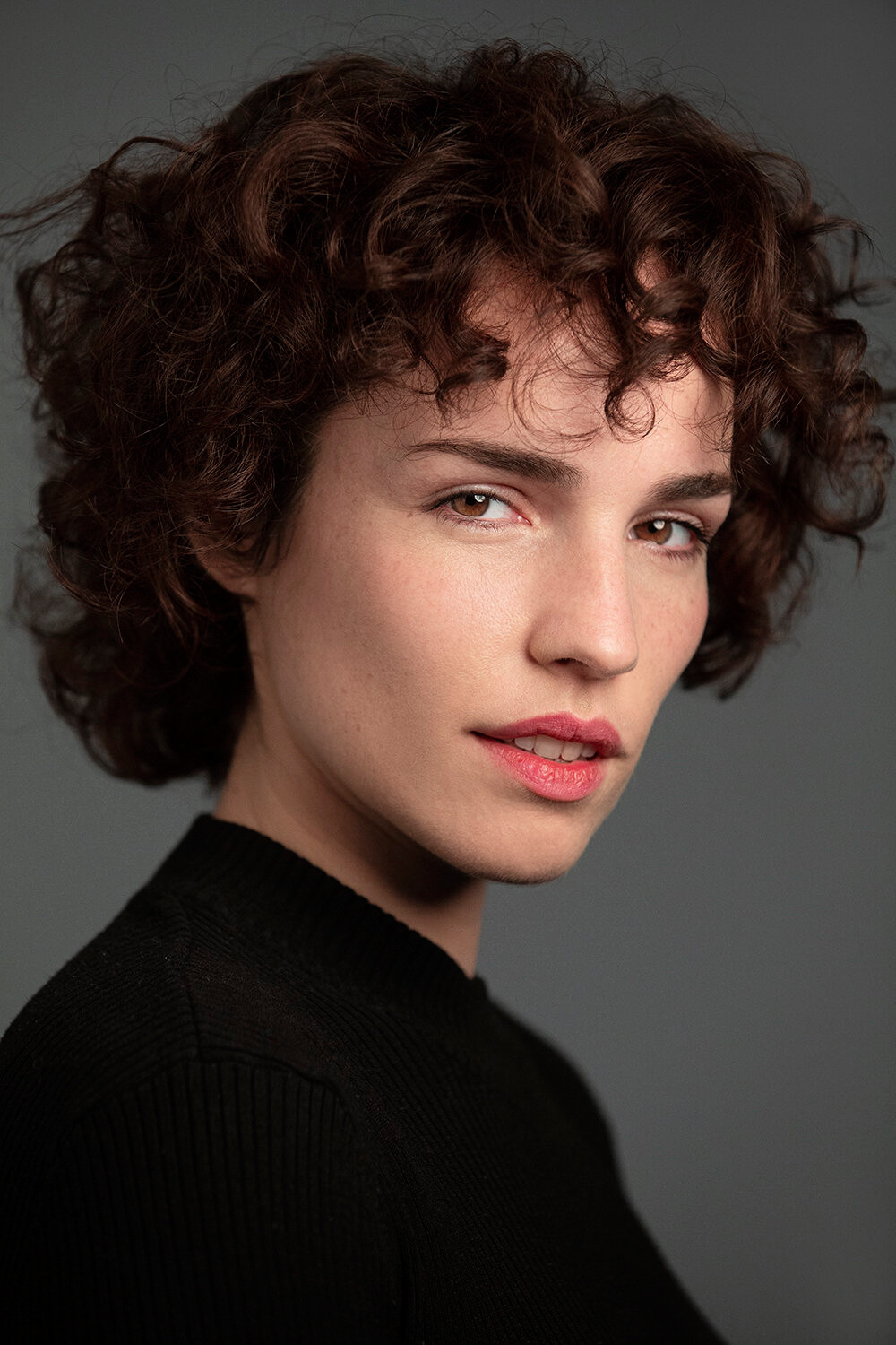 Nicole Pérez-Yarza backdrop