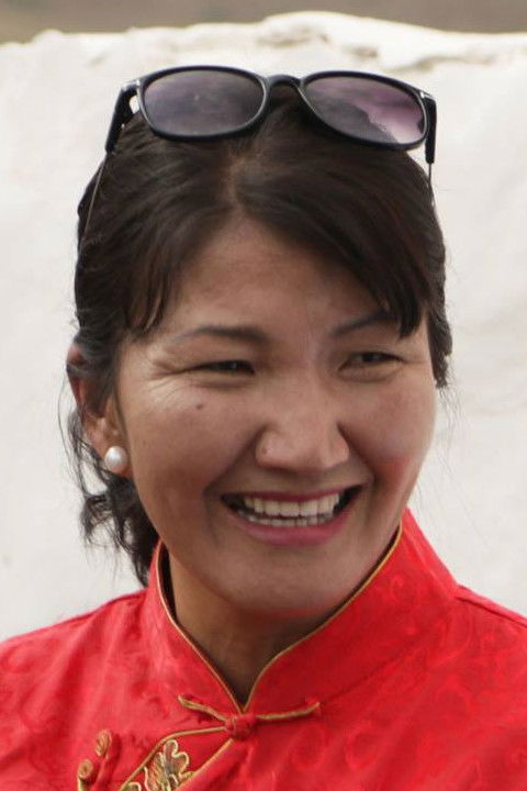 Tungalag Nyamsuren backdrop