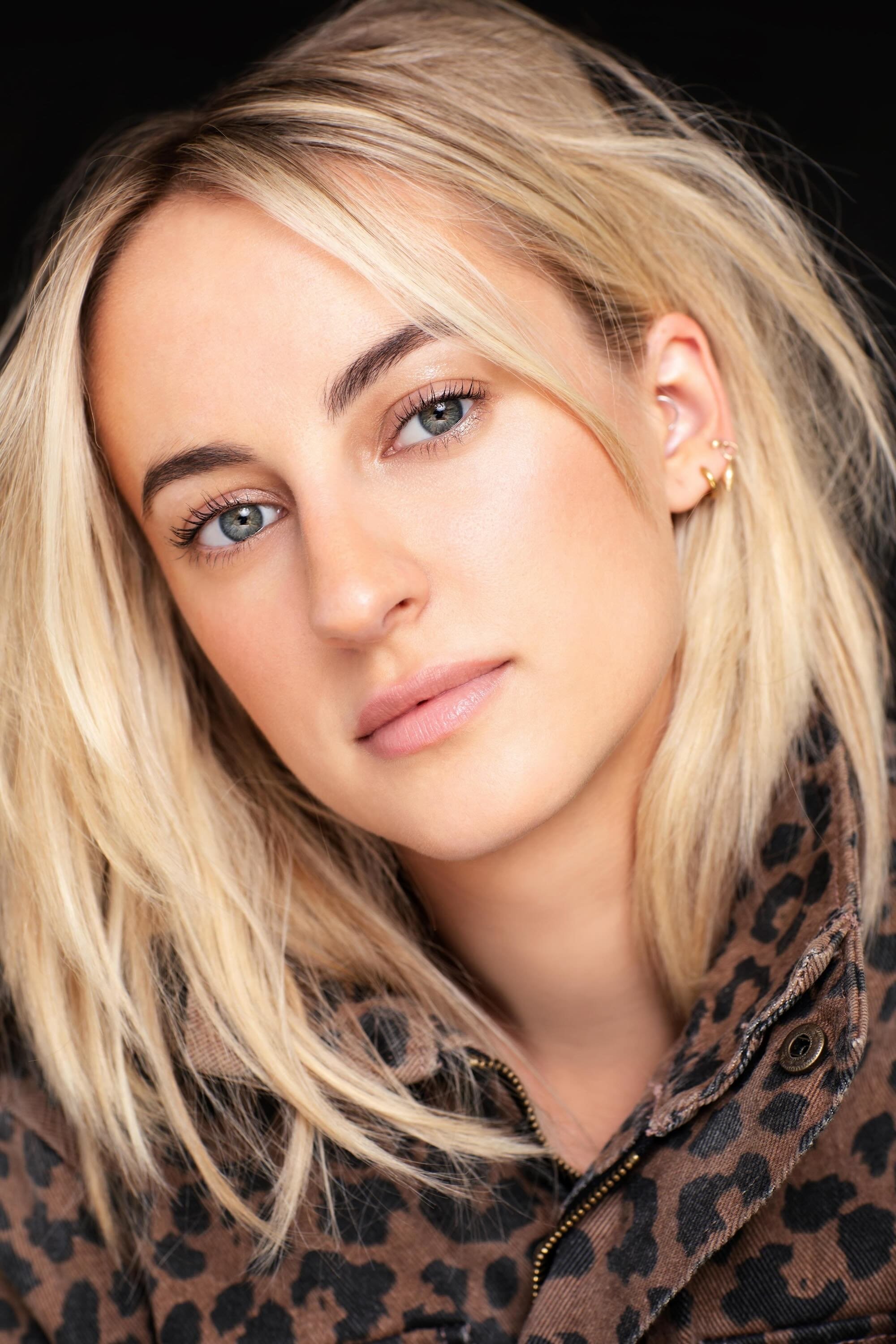 Molly Gibson backdrop