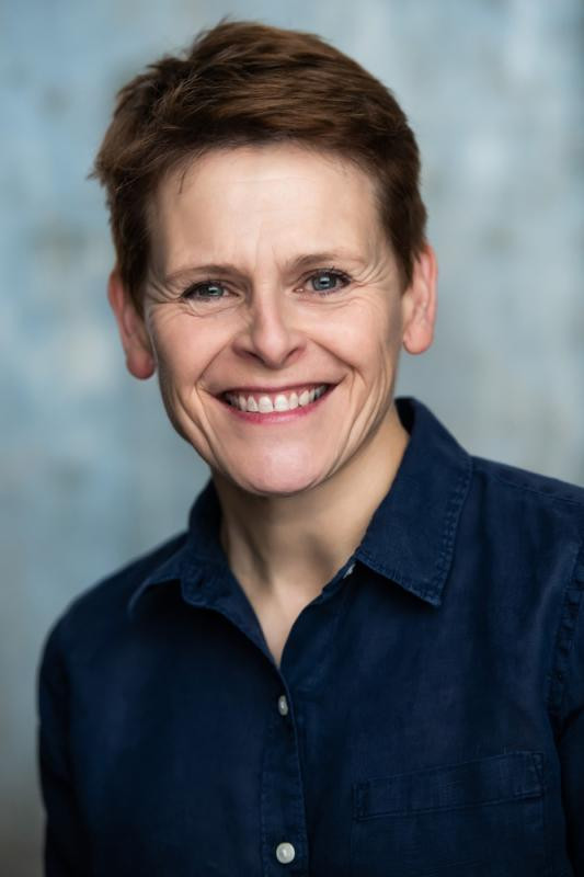 Melanie Revill backdrop