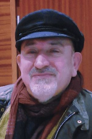 Gigo Renzulli backdrop