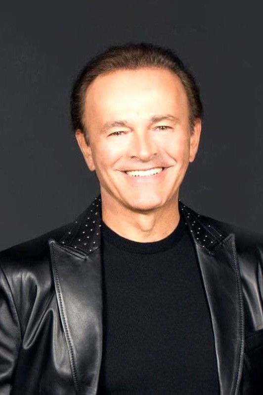 Dodi Battaglia backdrop