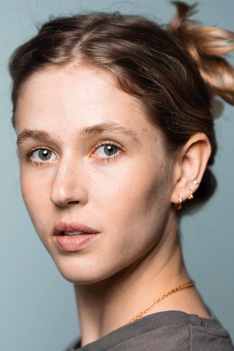 Marie Reuther backdrop