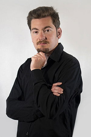 Francisco Ramírez backdrop