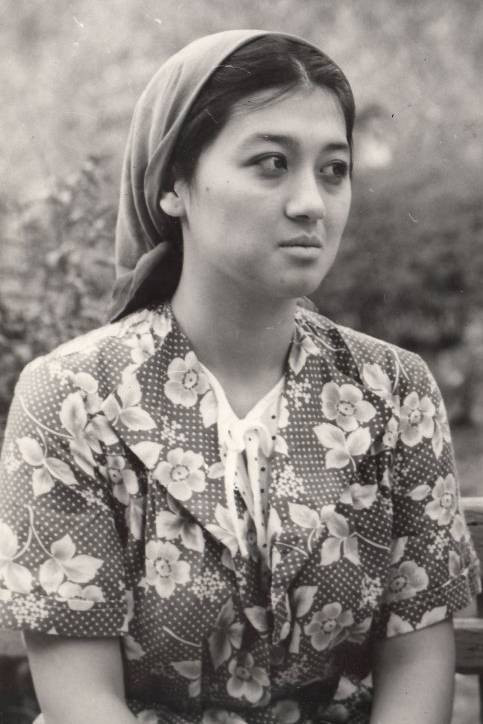 Fotima Rejamaetova backdrop