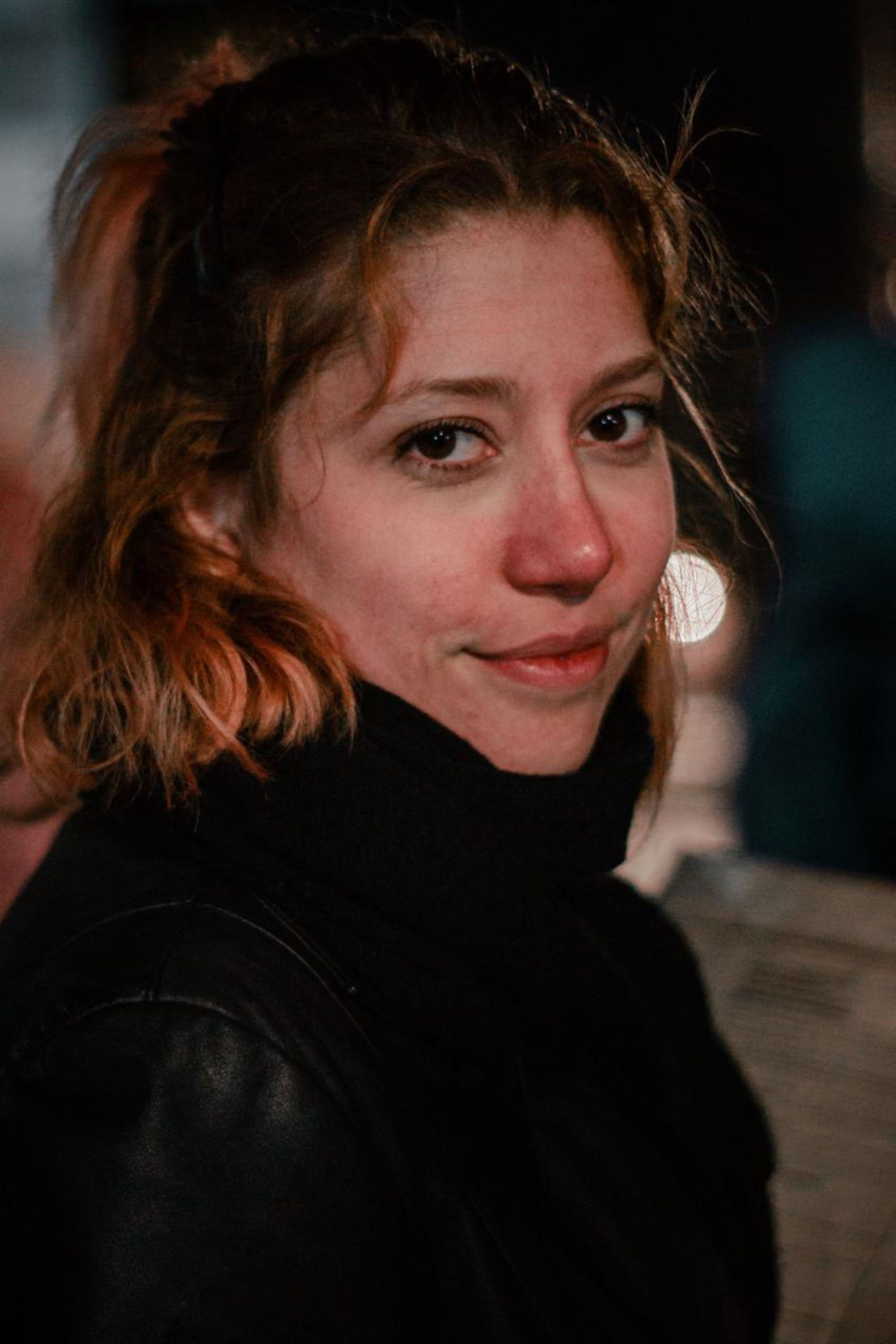 Aline Gutierres backdrop