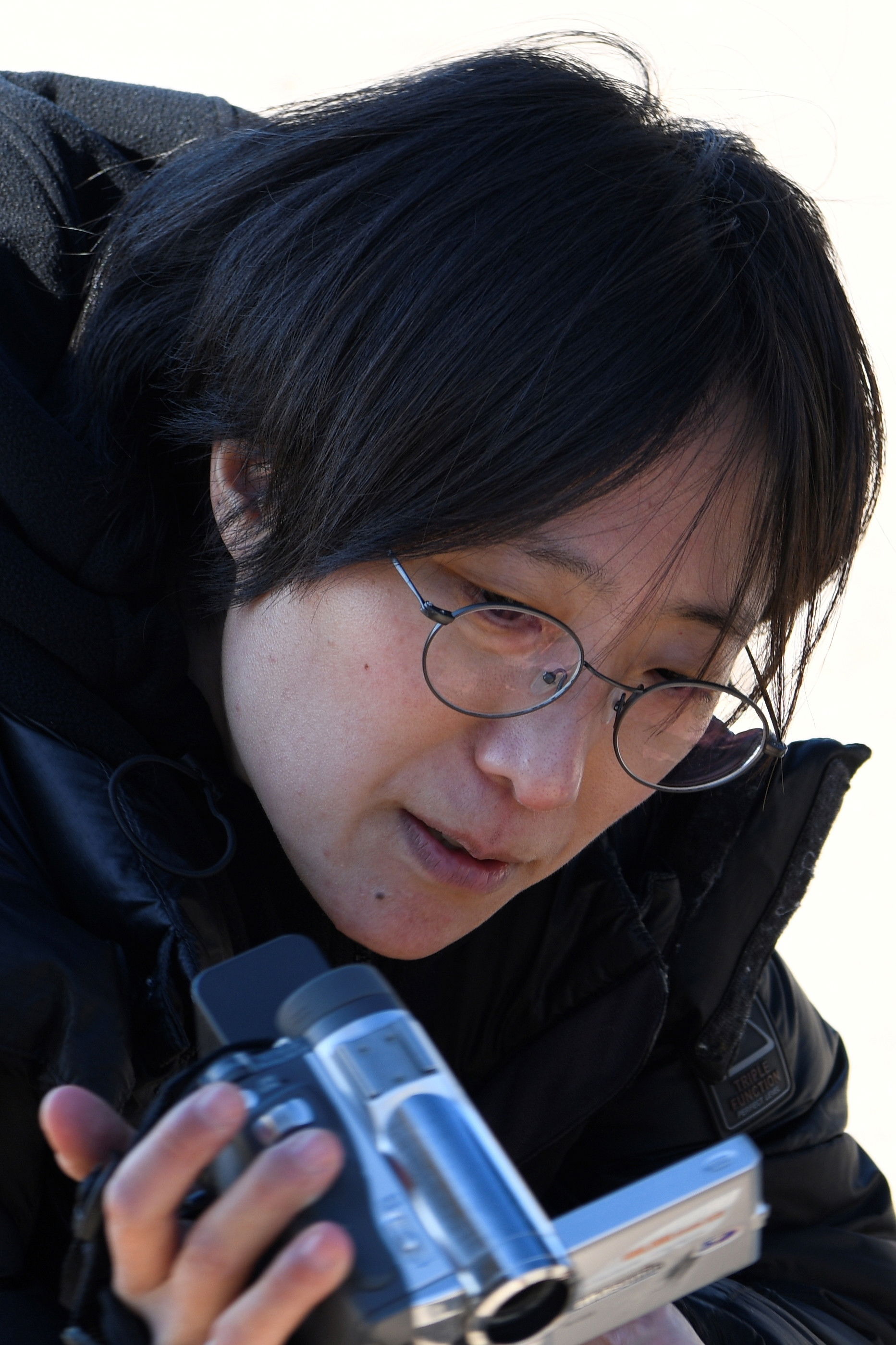 Hong Ji-yeong backdrop