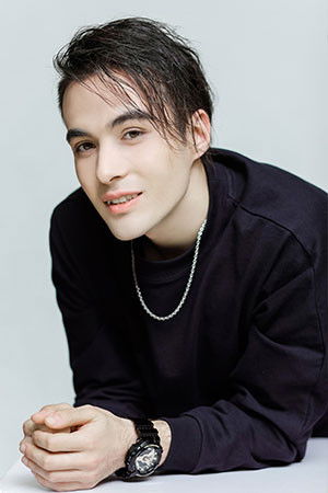 Eldos Faruk backdrop