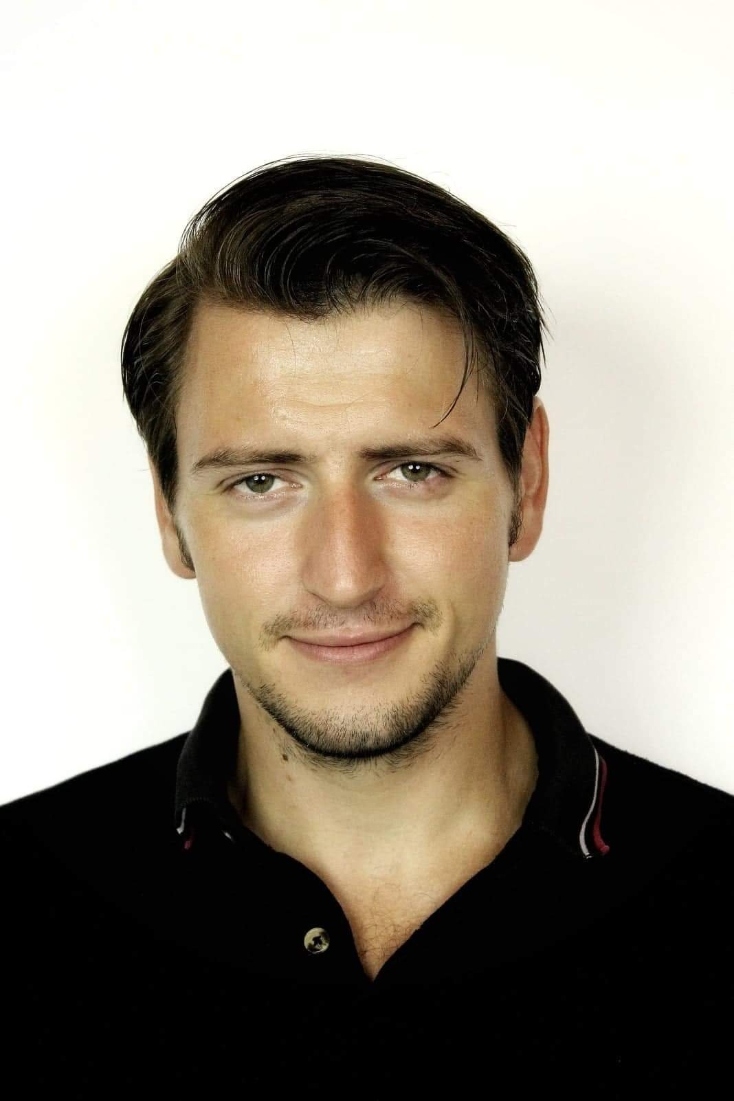 Dávid Fecske backdrop