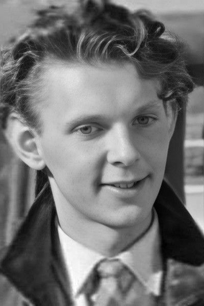 Viktor Kharitonov backdrop