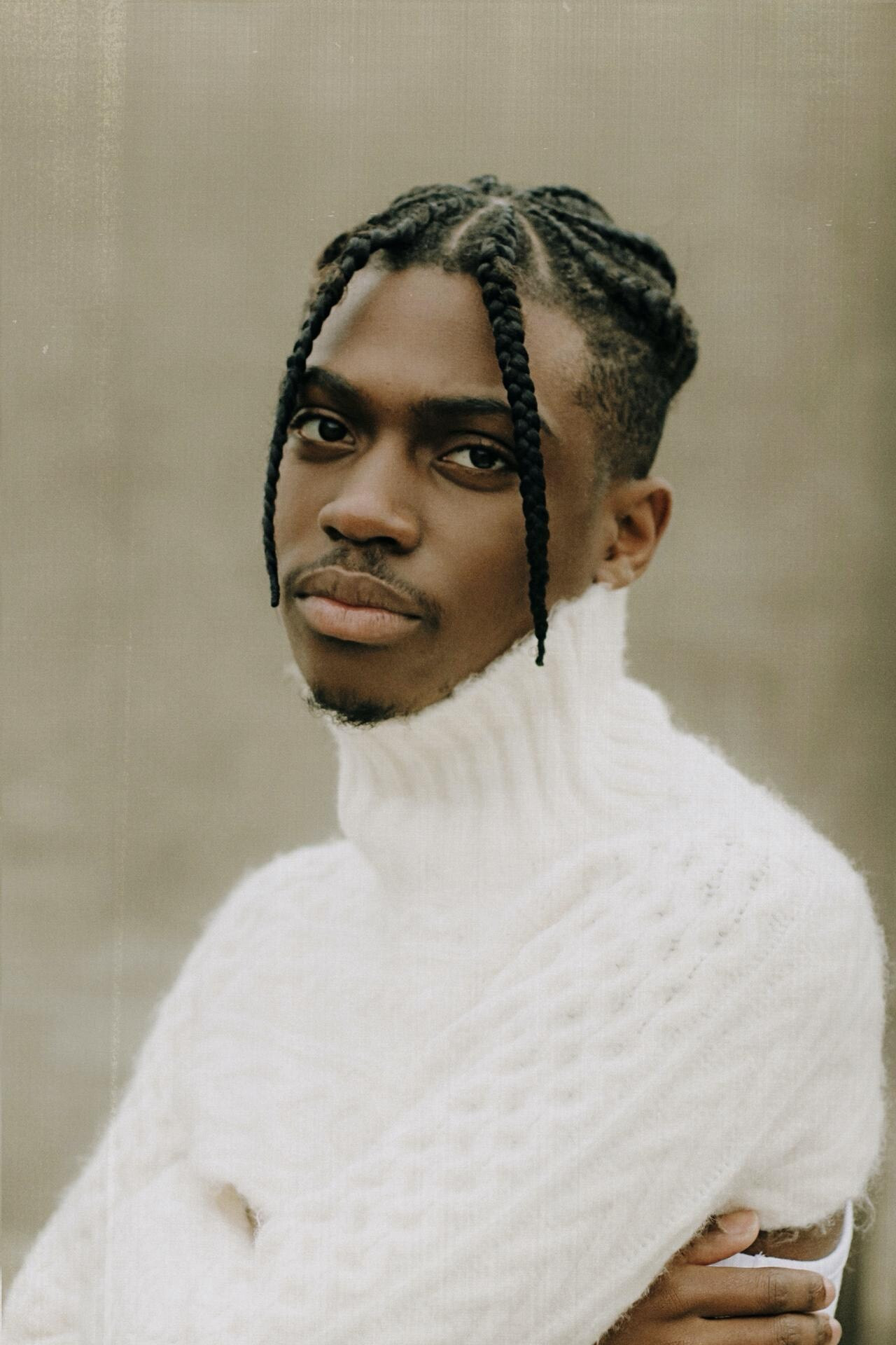 Frank Onana backdrop