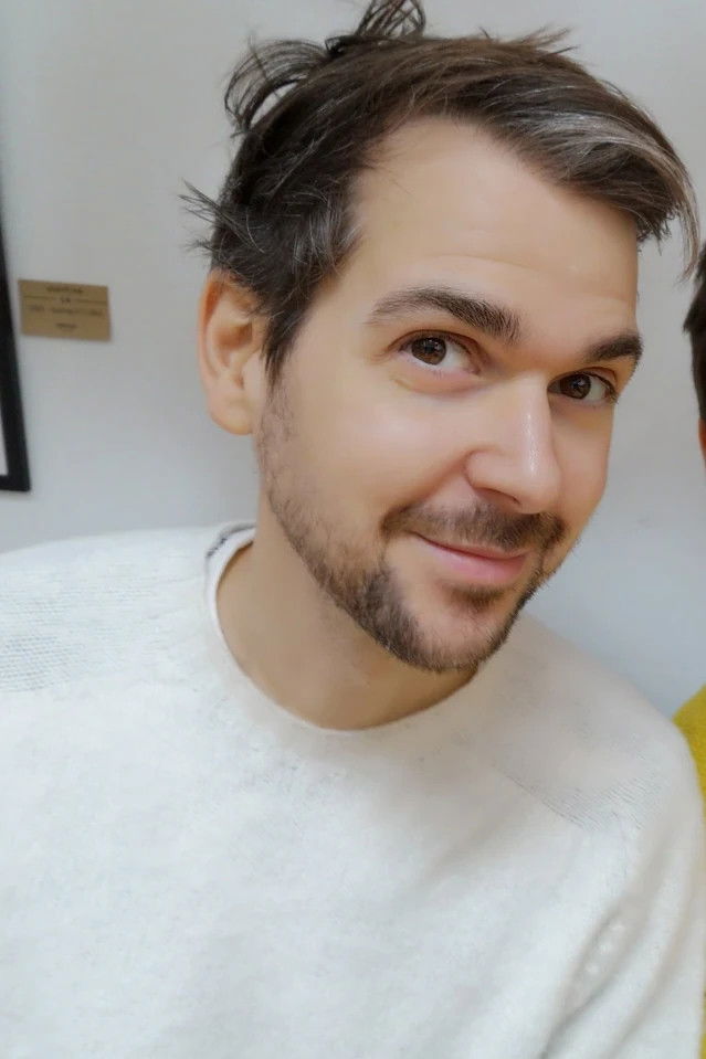 Lewis Brindley backdrop