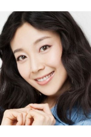 Min Ah-ryung backdrop