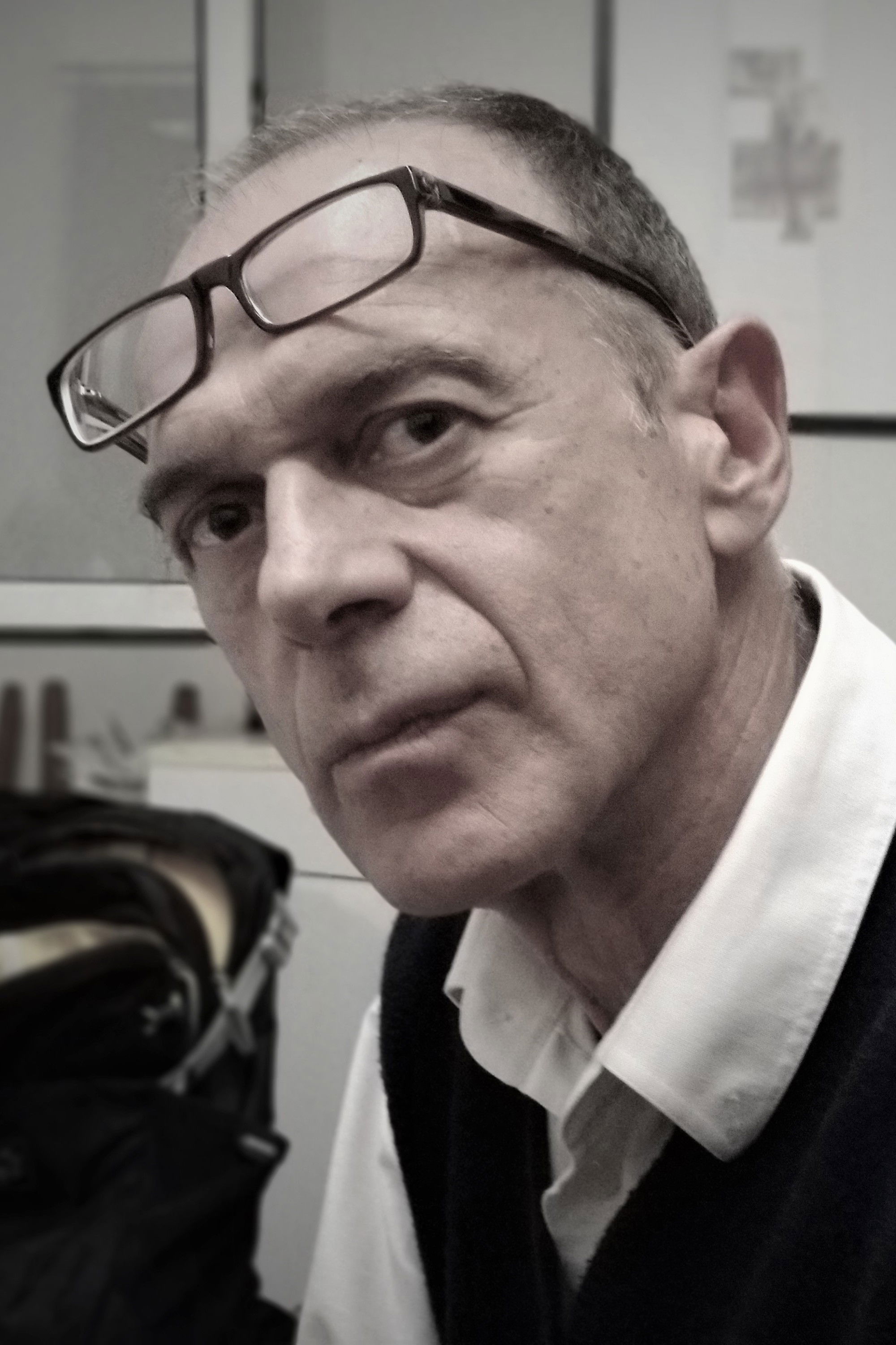 Dimitris Yatzouzakis backdrop