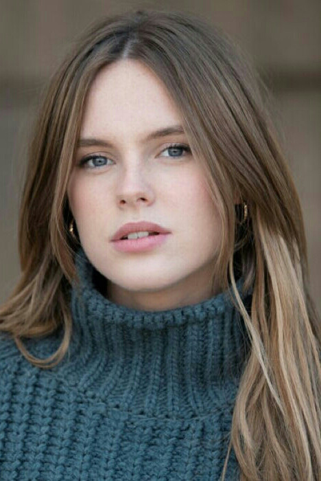 Juju Di Domenico backdrop