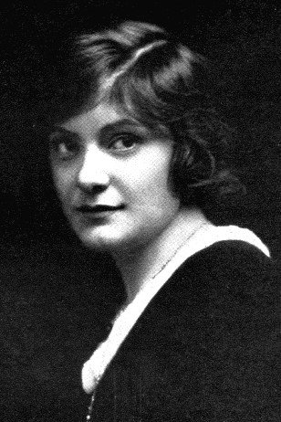 Anna Murdock backdrop