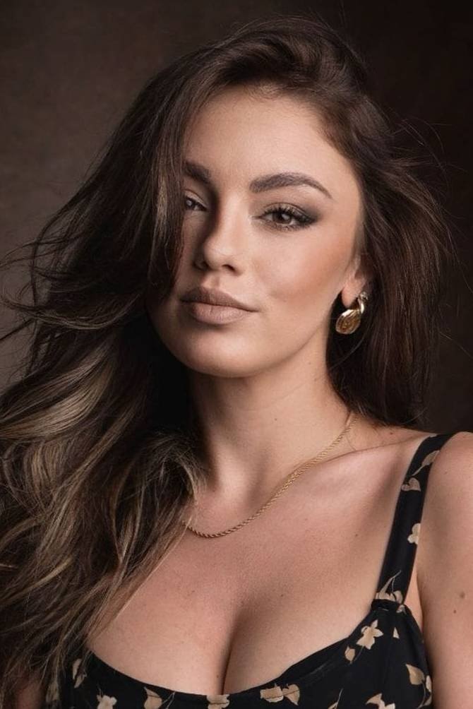 Flora Contrafatto backdrop