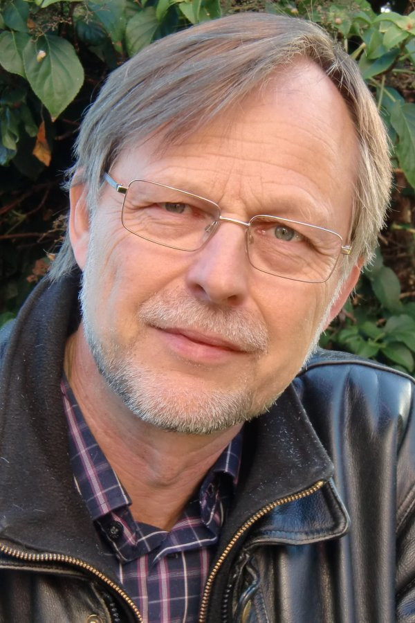 Poul Grinder-Hansen backdrop