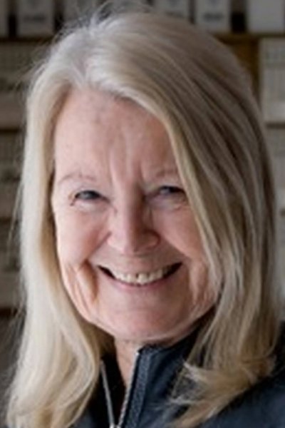 Bende Harris backdrop