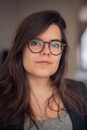 Fanny Ruwet backdrop