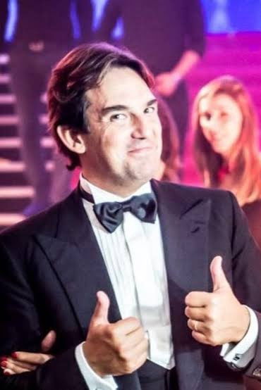 Marco Perotti backdrop