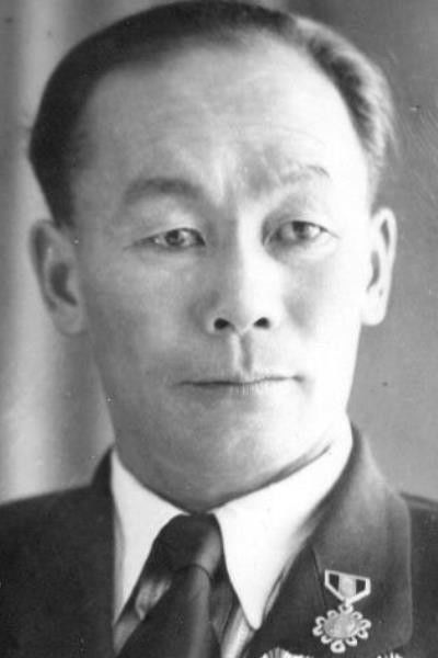 Tsaagani Tsegmed backdrop