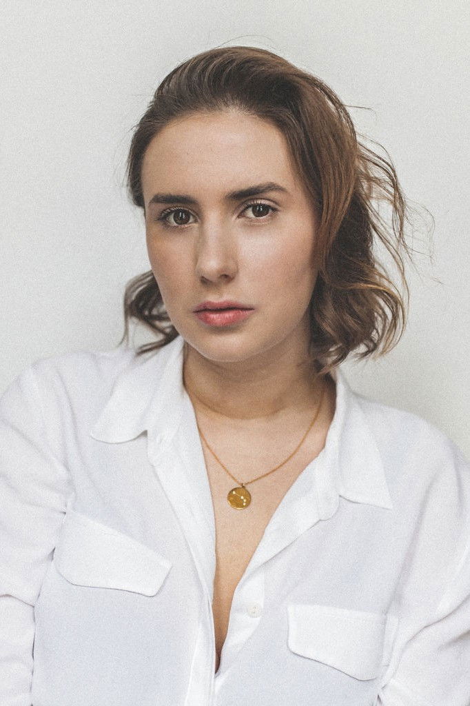 Nadine Isabelle Albers backdrop