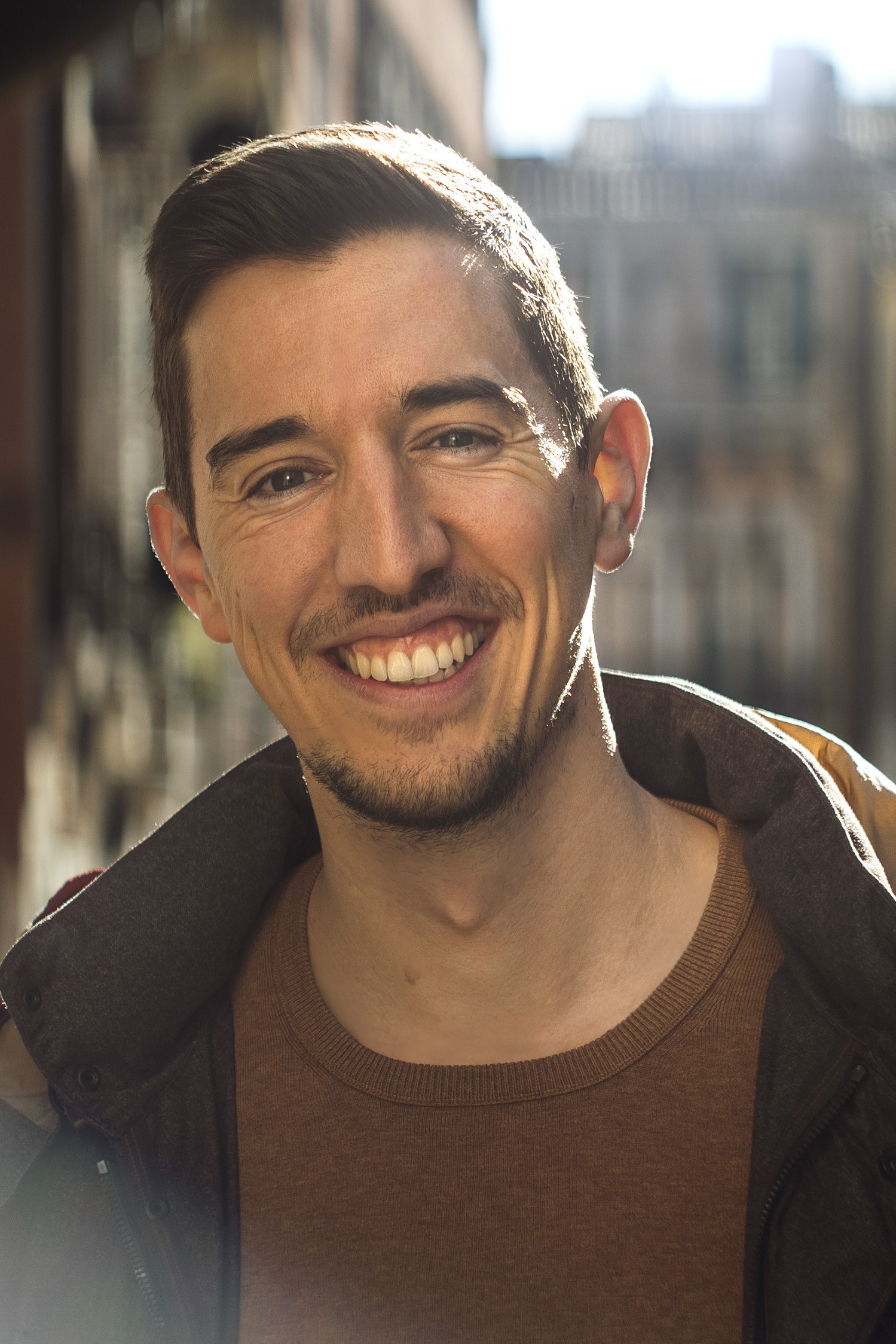 Sebastian Klinger backdrop