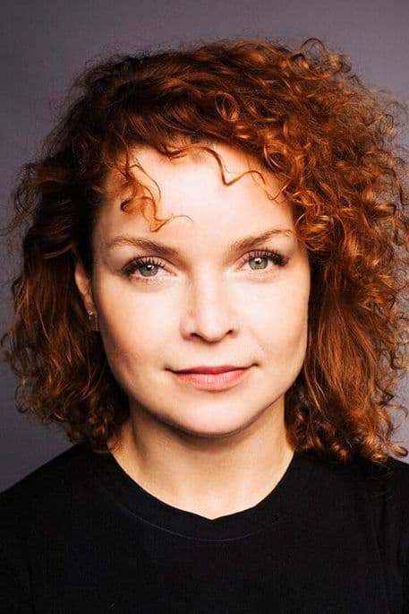 Yevheniia Yatsuta backdrop