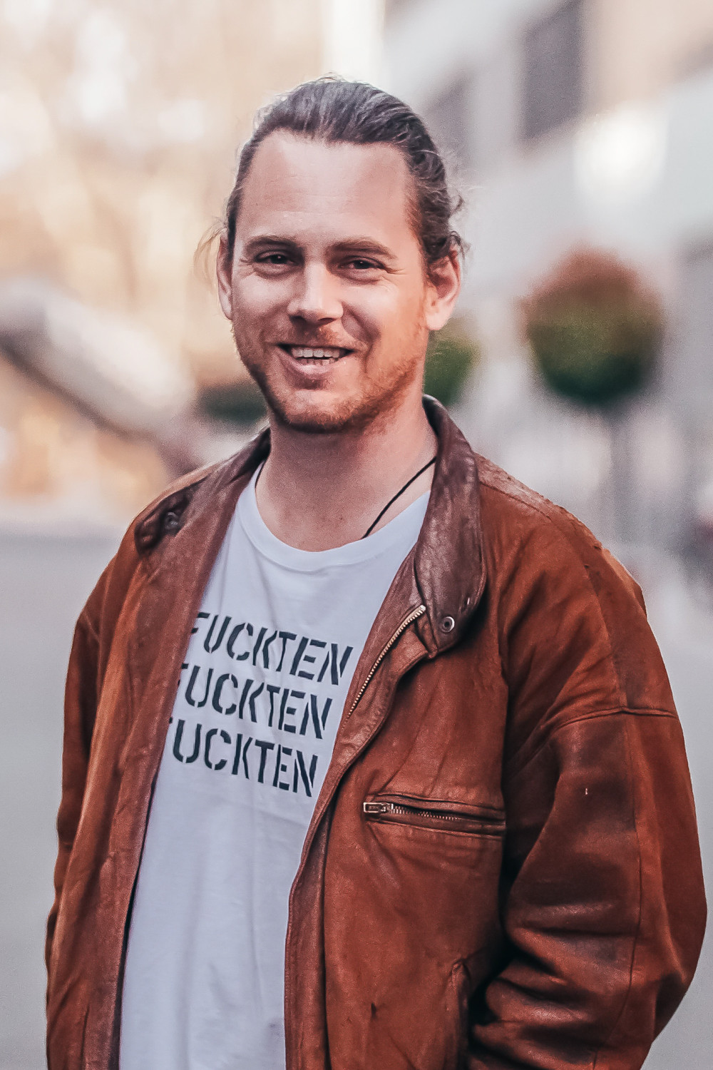 Sven Schnyder backdrop