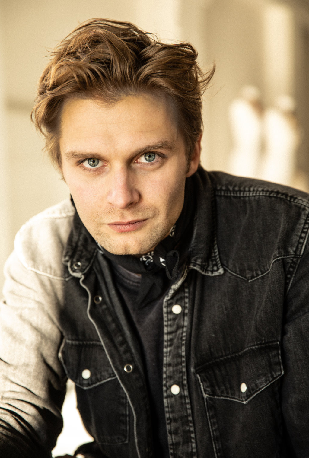 Eugenio Krilov backdrop