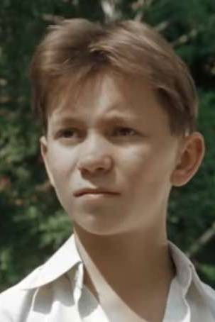 Aleksandr Komlev backdrop