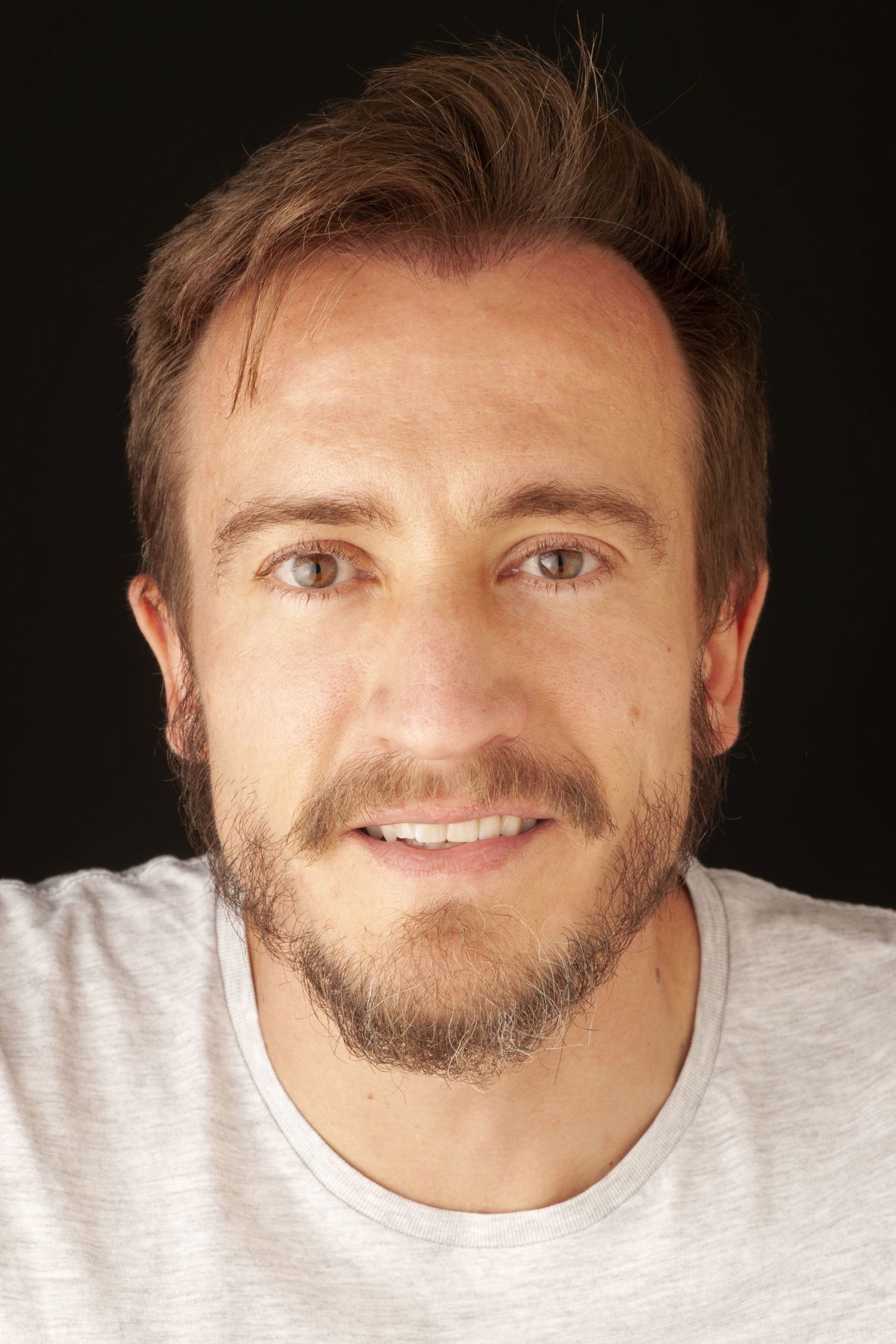 Edmundo Rosa backdrop