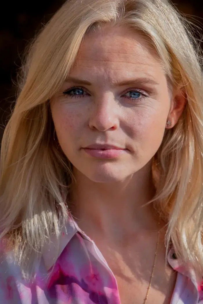 Charlotte Nijs backdrop