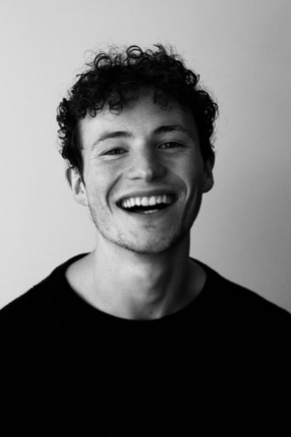 Dimitri Fouque backdrop