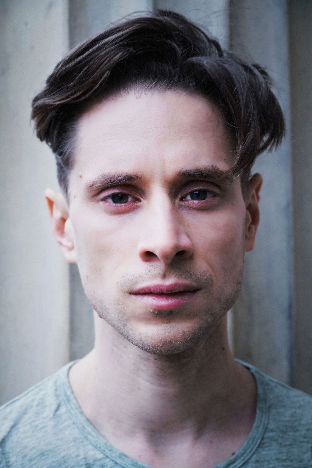 Nils Rovira-Muñoz backdrop