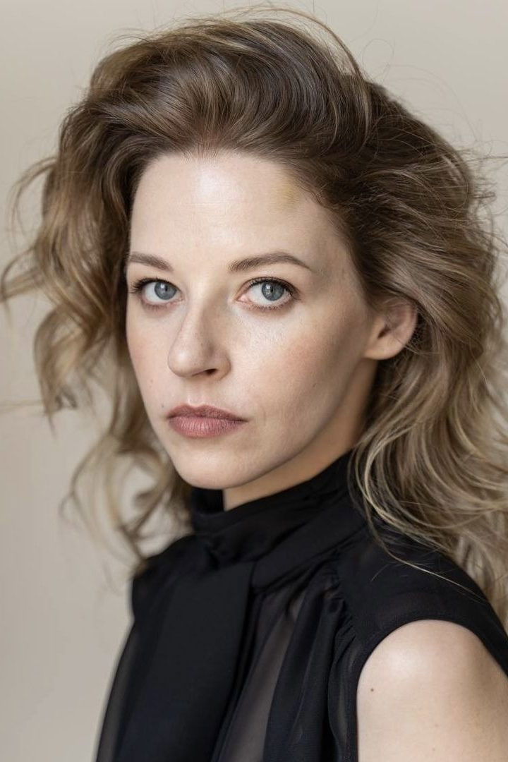 Polina Malikova backdrop