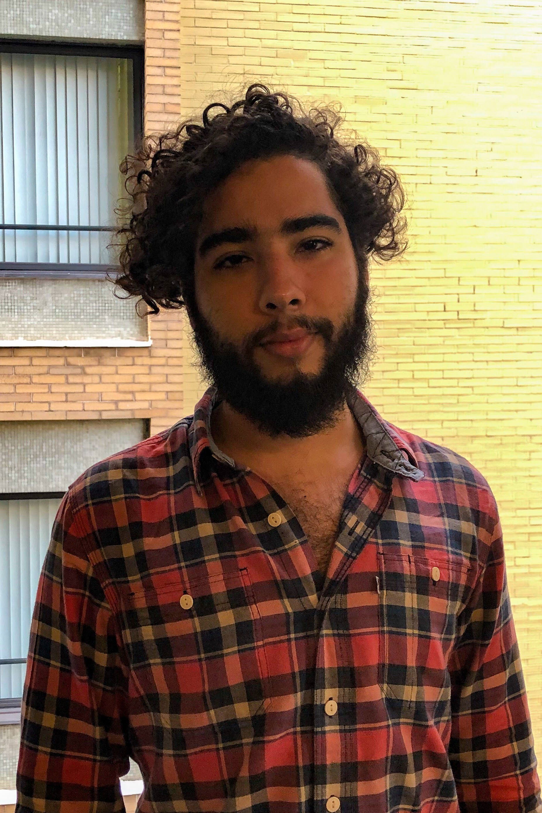 João Medeiros-Moraes backdrop