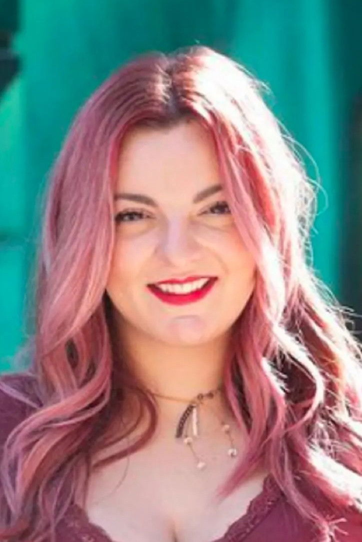 Chrysa Katsarini backdrop