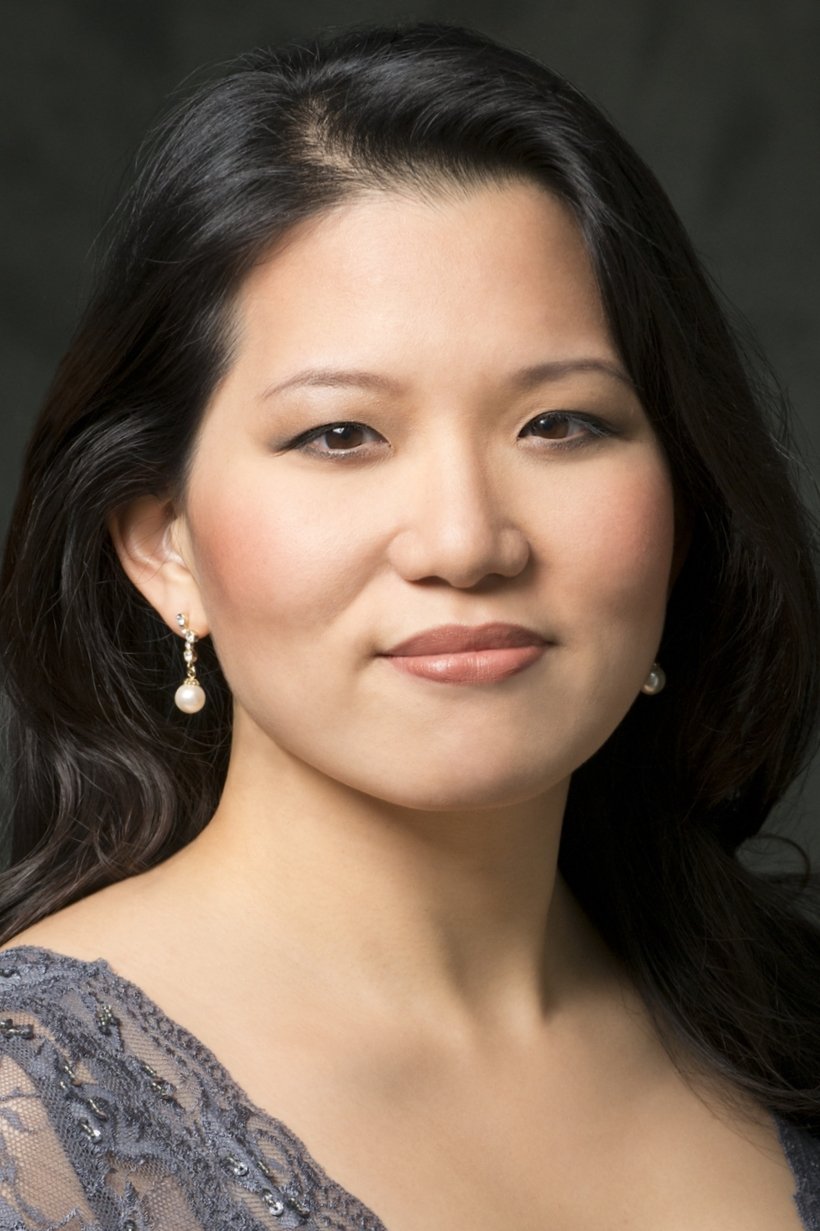 Karen Chia-ling Ho backdrop