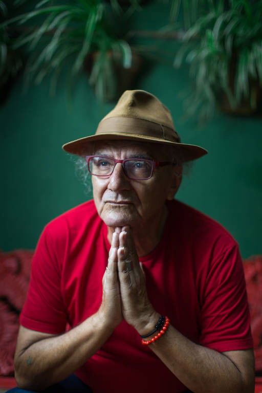 Jorge Salomão backdrop